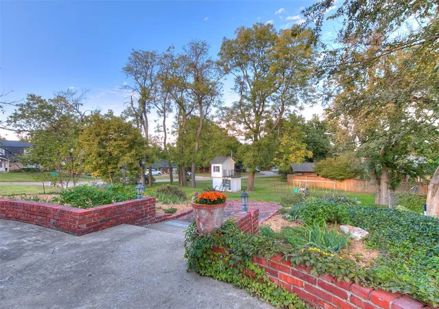 Photo 2 of Single family home for sale at 2417 Smoking Oak Rd, Norman, OK 73072 | MLS# 1254453 | Listing updated on 2026-10-24