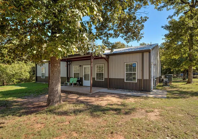 Single family home for sale at 2913 120th Avenue, Norman, OK 73026 | MLS# 1254459