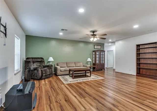 Photo 2 of Single family home for sale at 2913 120th Avenue, Norman, OK 73026 | MLS# 1254459 | Listing updated on 2026-10-27