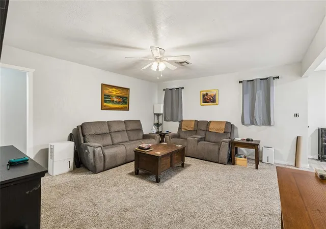 Photo 3 of Single family home for sale at 905 Crestmoor Dr, Moore, OK 73160 | MLS# 1254465 | Listing updated on 2026-10-20