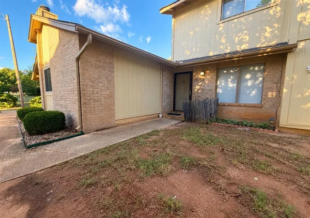 Photo 1 of Condo for sale at 9759 Hefner Village Blvd, Oklahoma City, OK 73162 | MLS# 1254471 | Listing updated on 2026-10-20
