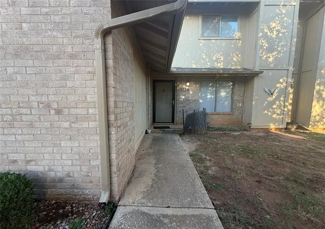 Photo 2 of Condo for sale at 9759 Hefner Village Blvd, Oklahoma City, OK 73162 | MLS# 1254471 | Listing updated on 2026-10-20