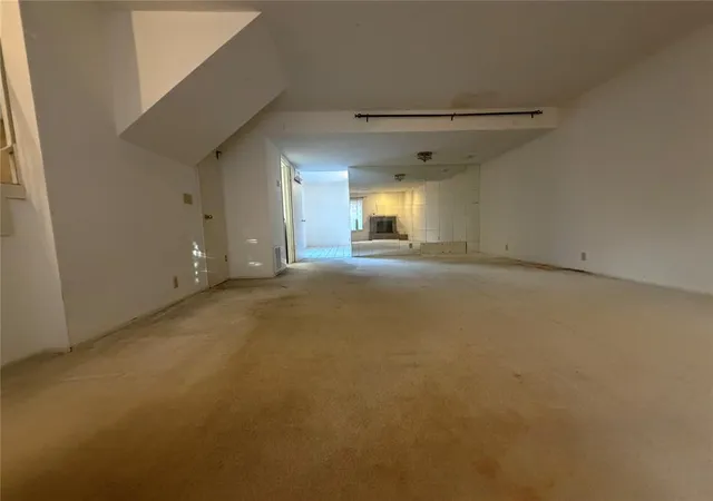 Photo 3 of Condo for sale at 9759 Hefner Village Blvd, Oklahoma City, OK 73162 | MLS# 1254471 | Listing updated on 2026-10-20