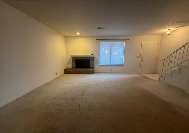Photo 4 of Condo for sale at 9759 Hefner Village Blvd, Oklahoma City, OK 73162 | MLS# 1254471 | Listing updated on 2026-10-20