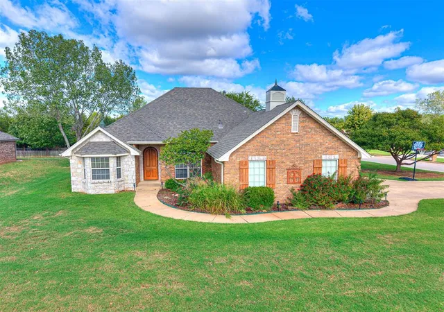 Photo 1 of Single family home for sale at 1612 Lady Ln, Shawnee, OK 74804 | MLS# 1254474 | Listing updated on 2026-10-20