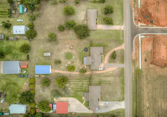 Photo 3 of Single family home for sale at 1725 E Washington Ave, Piedmont, OK 73078 | MLS# 1254496 | Listing updated on 2026-10-20