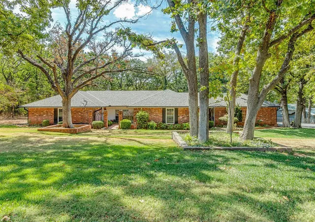 Photo 2 of Single family home for sale at 2616 Morning Glory Dr, Norman, OK 73026 | MLS# 1254503 | Listing updated on 2026-10-29