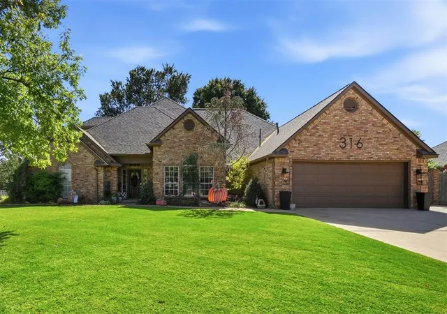 Photo 1 of Sale Pending at 316 Val Verde St, Altus, OK 73521 | MLS# 1254504 | Listing updated on 2026-10-21