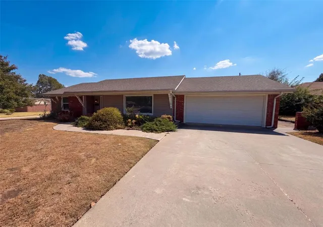 Single family home for sale at 2500 NW 109th Street, Oklahoma City, OK 73120 | MLS# 1254521