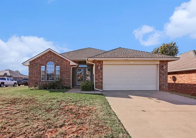 Single family home for sale at 720 N Shadowhill St, Norman, OK 73071 | MLS# 1254533