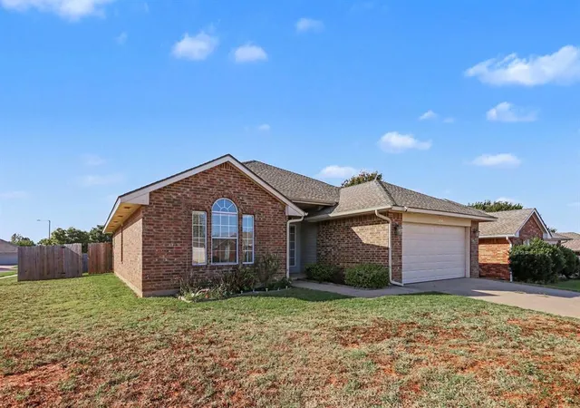 Photo 2 of Single family home for sale at 720 N Shadowhill St, Norman, OK 73071 | MLS# 1254533 | Listing updated on 2026-10-21