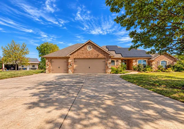 Single family home for sale at 13321 220th Street, Blanchard, OK 73010 | MLS# 1254534