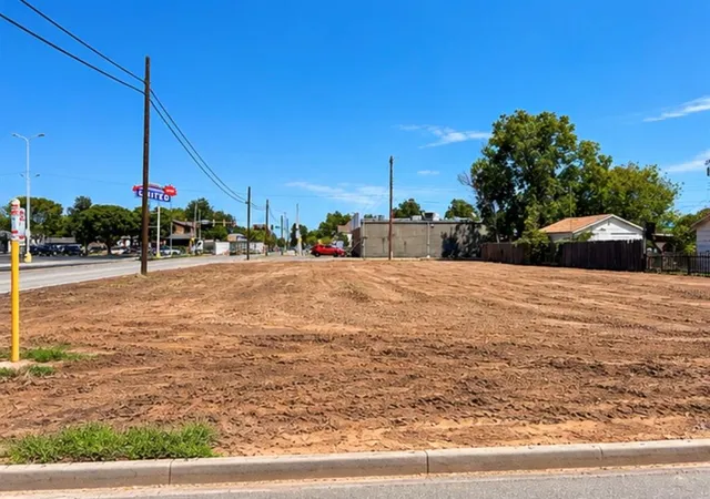 Land for sale at 701 E Walnut St, Altus, OK 73521 | MLS# 1254549