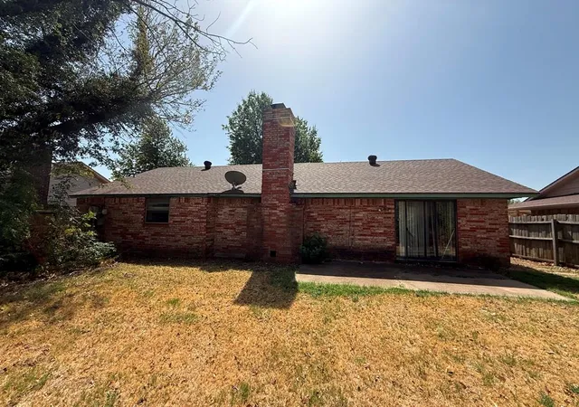 Photo 3 of Single family home for sale at 8517 NW 90th Street, Oklahoma City, OK 73132 | MLS# 1254551 | Listing updated on 2026-10-20