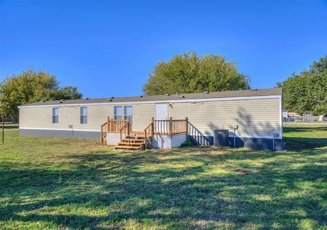 Photo 2 of Single family home for sale at 326 S Cherry Ave, Union City, OK 73090 | MLS# 1254558 | Listing updated on 2026-10-20