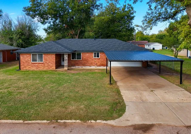 Photo 1 of Sale Pending at 517 N Bell Dr, Crescent, OK 73028 | MLS# 1254560 | Listing updated on 2026-10-28