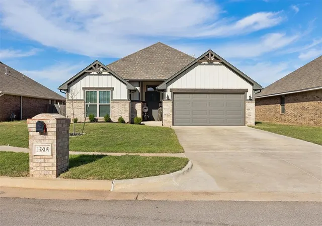 Single family home for sale at 13809 Village Cvs, Piedmont, OK 73078 | MLS# 1254567