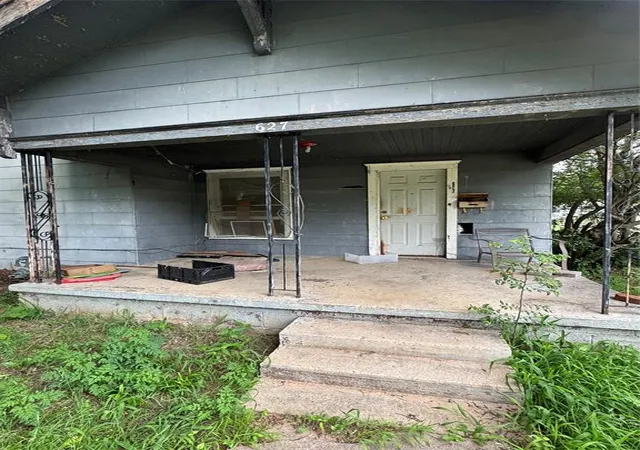 Photo 2 of Single family home for sale at 627 S Alabama Ave, Okmulgee, OK 74447 | MLS# 1254575 | Listing updated on 2026-10-28