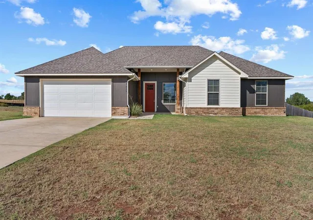 Single family home for sale at 17319 290th Street, Washington, OK 73093 | MLS# 1254603