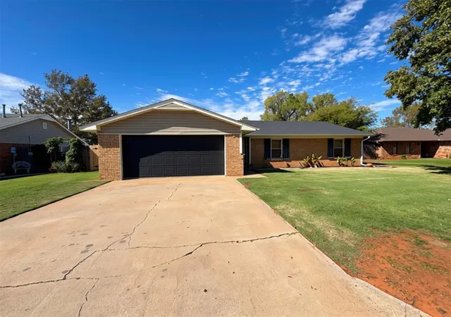 Single family home for sale at 211 Magnolia Ave, Elk City, OK 73644 | MLS# 1254610