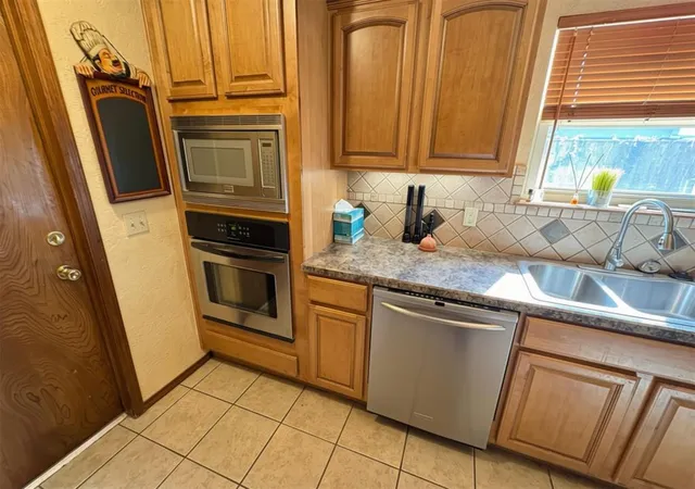 Photo 3 of Single family home for sale at 211 Magnolia Ave, Elk City, OK 73644 | MLS# 1254610 | Listing updated on 2026-10-26