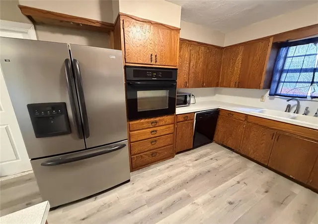 Photo 4 of Single family home for sale at 202 S Locust St, Seiling, OK 73663 | MLS# 1254640 | Listing updated on 2026-10-20