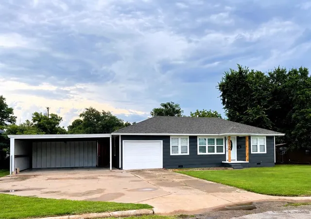Single family home for sale at 512 N Randlett St, Hobart, OK 73651 | MLS# 1254646
