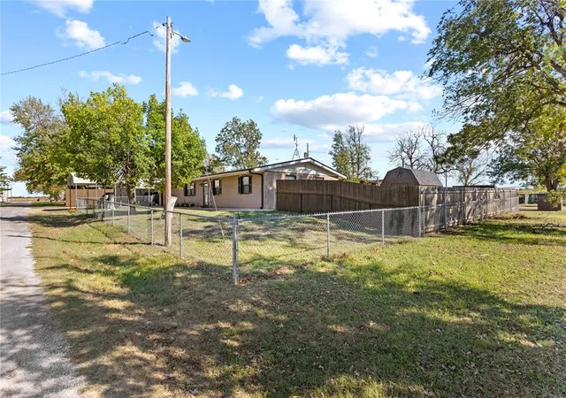 Photo 4 of Single family home for sale at 213 Meadowlark Ln, Fort Cobb, OK 73038 | MLS# 1254661 | Listing updated on 2026-10-28