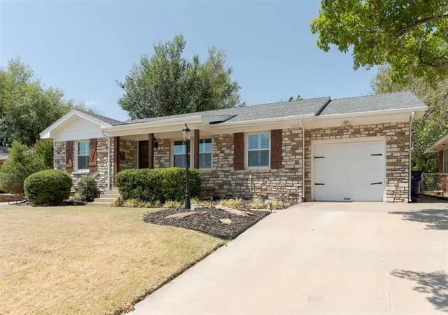 Photo 3 of Single family home for sale at 10013 Ridgeview Dr, Oklahoma City, OK 73120 | MLS# 1254677 | Listing updated on 2026-10-28