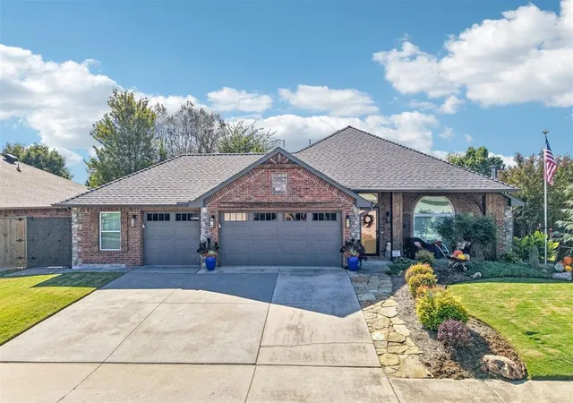 Single family home for sale at 1408 Baycharter St, Norman, OK 73071 | MLS# 1254690