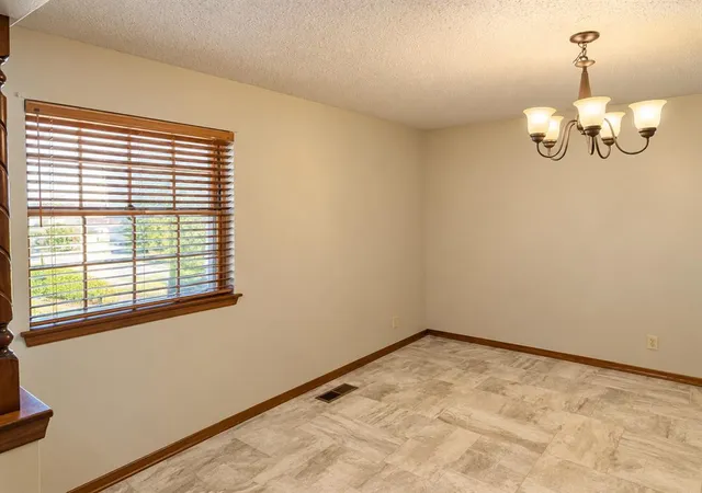 Photo 4 of Single family home for sale at 916 E Hills Dr, Moore, OK 73160 | MLS# 1254691 | Listing updated on 2026-10-21