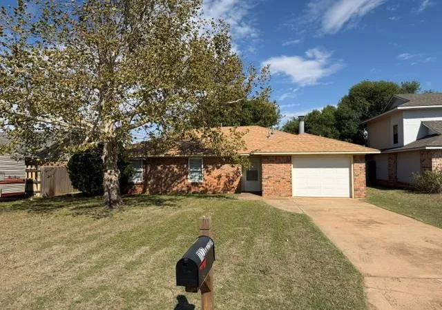 Single family home for sale at 1127 E Katy Dr, Altus, OK 73521 | MLS# 1254695