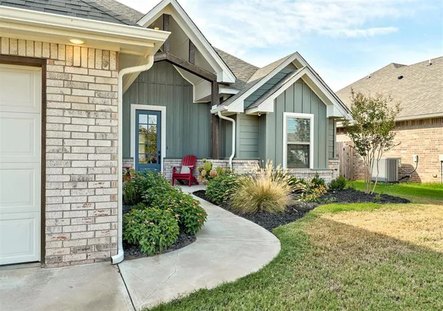 Photo 2 of Single family home for sale at 1404 Monterey Dr, Norman, OK 73072 | MLS# 1254739 | Listing updated on 2026-10-28