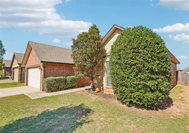 Photo 1 of Single family home for sale at 2701 SE 39th Street, Moore, OK 73160 | MLS# 1254743 | Listing updated on 2026-10-24