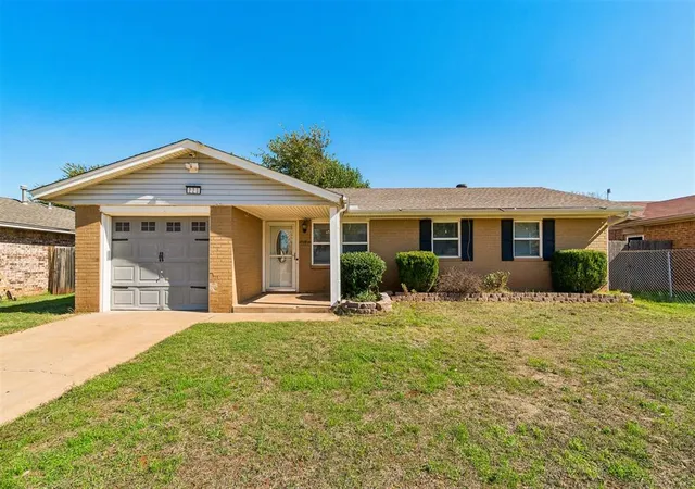 Photo 1 of Single family home for sale at 220 S Silver Dr, Mustang, OK 73064 | MLS# 1254760 | Listing updated on 2026-10-28