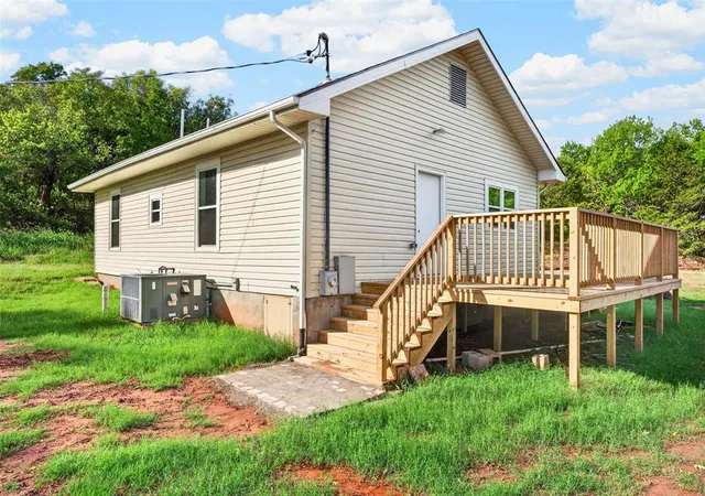 Photo 3 of Single family home for sale at 619 W Lee St, Pauls Valley, OK 73075 | MLS# 1254761 | Listing updated on 2026-10-28