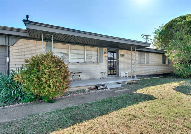 Photo 3 of Single family home for sale at 1400 Vickie Dr, Oklahoma City, OK 73115 | MLS# 1254775 | Listing updated on 2026-10-21