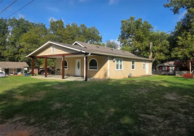 Photo 1 of Single family home for sale at 502 E Hooper St, Wynnewood, OK 73098 | MLS# 1254785 | Listing updated on 2026-10-23