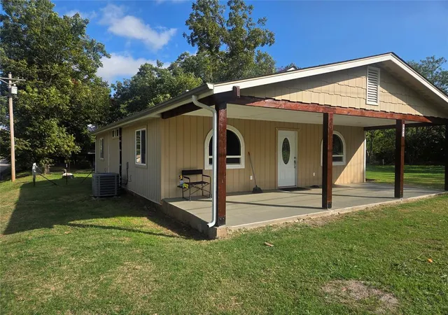 Photo 2 of Single family home for sale at 502 E Hooper St, Wynnewood, OK 73098 | MLS# 1254785 | Listing updated on 2026-10-23