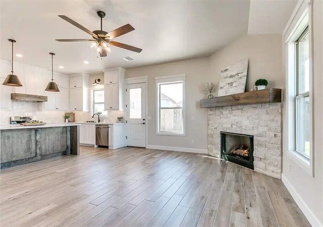 Single family home for sale at 2000 Wood Valley Ct, Norman, OK 73071 | MLS# 1254789