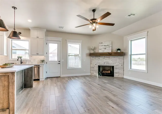 Photo 3 of Single family home for sale at 2000 Wood Valley Ct, Norman, OK 73071 | MLS# 1254789 | Listing updated on 2026-10-23