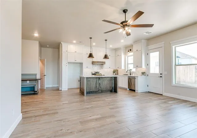 Photo 4 of Single family home for sale at 2000 Wood Valley Ct, Norman, OK 73071 | MLS# 1254789 | Listing updated on 2026-10-23
