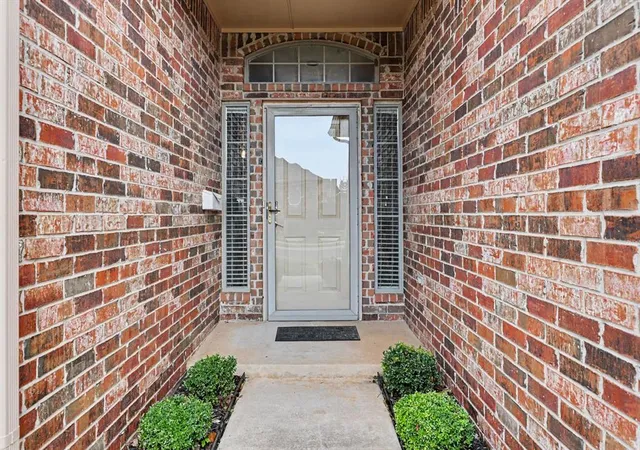 Photo 2 of Single family home for sale at 4613 NW 25th Place, Oklahoma City, OK 73127 | MLS# 1254798 | Listing updated on 2026-10-27