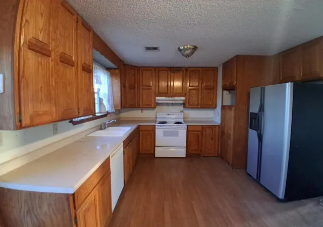 Photo 4 of Single family home for sale at 108162 N 3750 Road, Okemah, OK 74859 | MLS# 1254819 | Listing updated on 2026-10-21