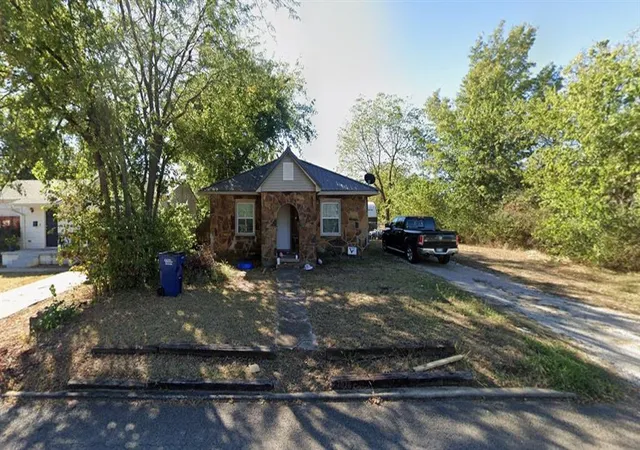 Photo 1 of Single family home for sale at 317 W Chicago St, Shawnee, OK 74804 | MLS# 1254835 | Listing updated on 2026-10-21