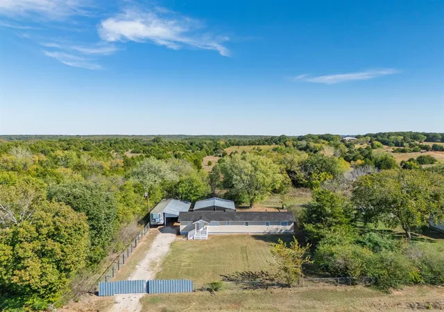 Single family home for sale at 102480 S 3520 Road, Prague, OK 74864 | MLS# 1254852