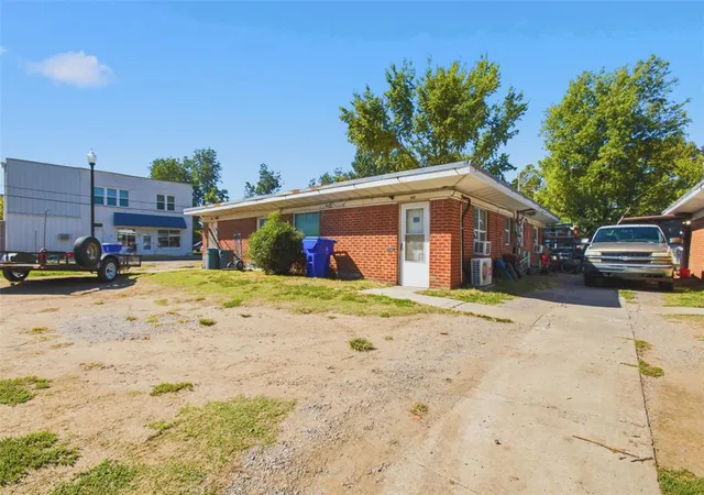 Photo 2 of Sale Pending at 434 Park Dr #436, Norman, OK 73069 | MLS# 1254863 | Listing updated on 2026-10-26