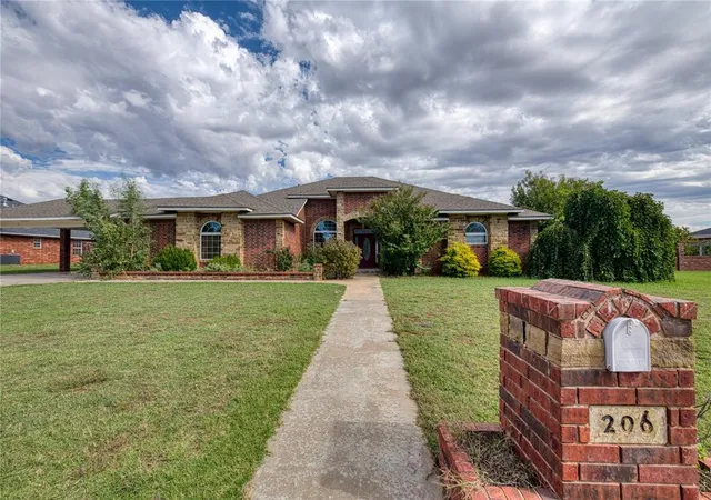 Single family home for sale at 206 Cypress Ave, Elk City, OK 73644 | MLS# 1254869