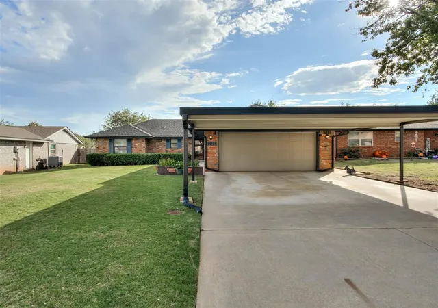Photo 1 of Single family home for sale at 1014 Cambridge Dr, Yukon, OK 73099 | MLS# 1254872 | Listing updated on 2026-10-23