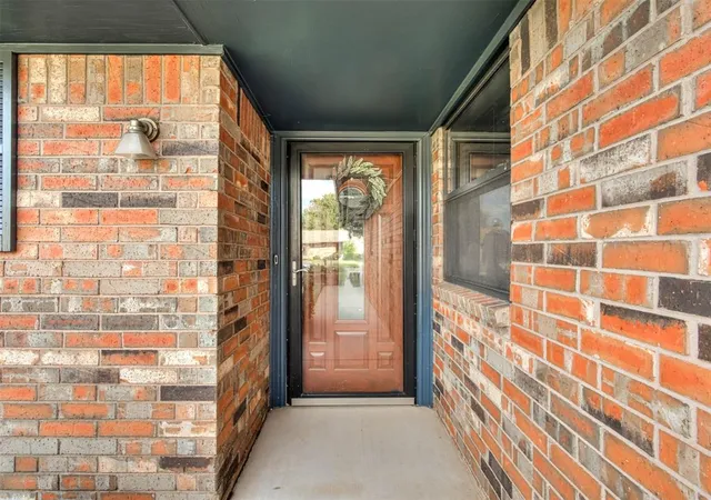 Photo 3 of Single family home for sale at 1014 Cambridge Dr, Yukon, OK 73099 | MLS# 1254872 | Listing updated on 2026-10-23